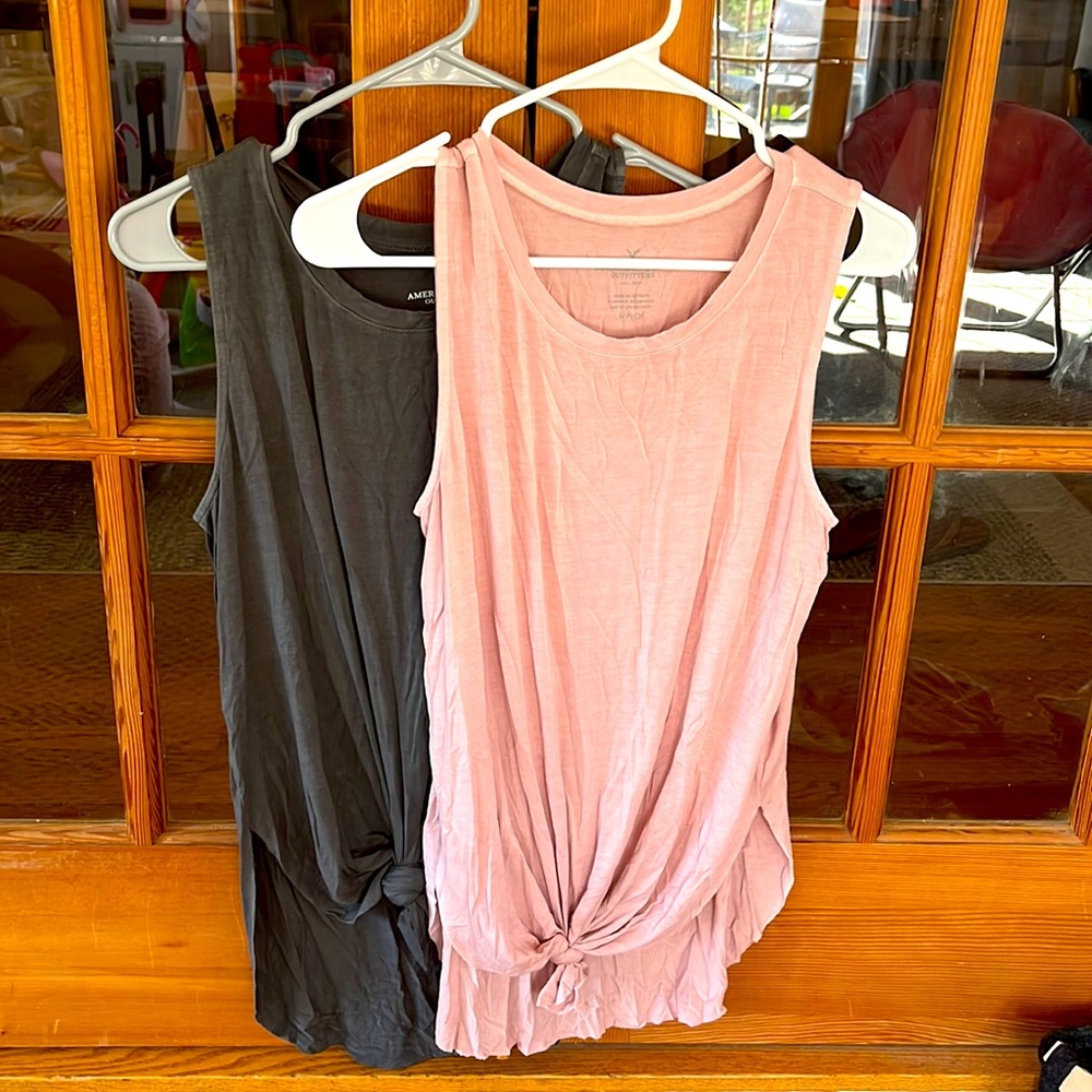 American Eagle front tie tank tops